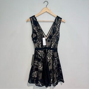Bebe Lace Skater Dress Sz 0